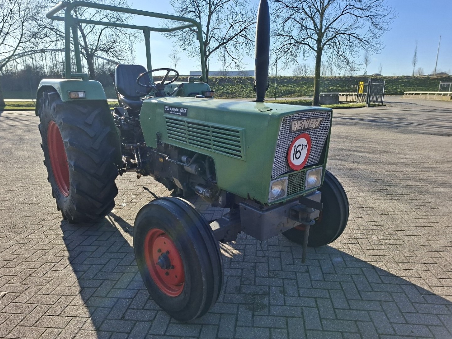 FENDT 102S