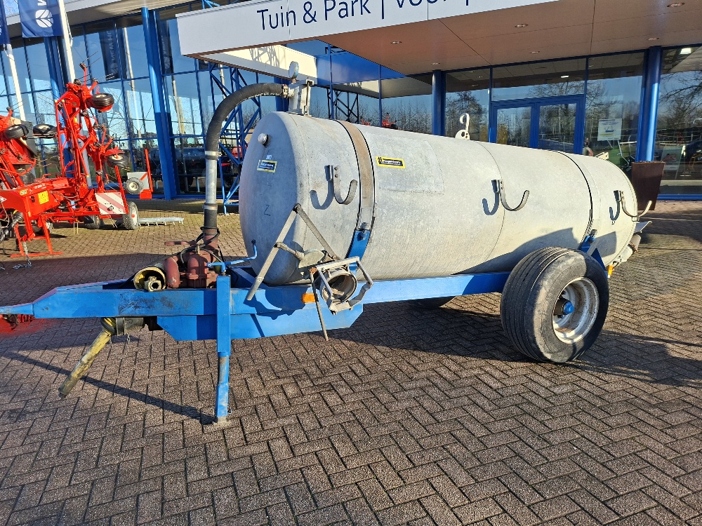 GIERTANK INHOUD 3100 LITER GIERTANK INHOUD 3100 LITER