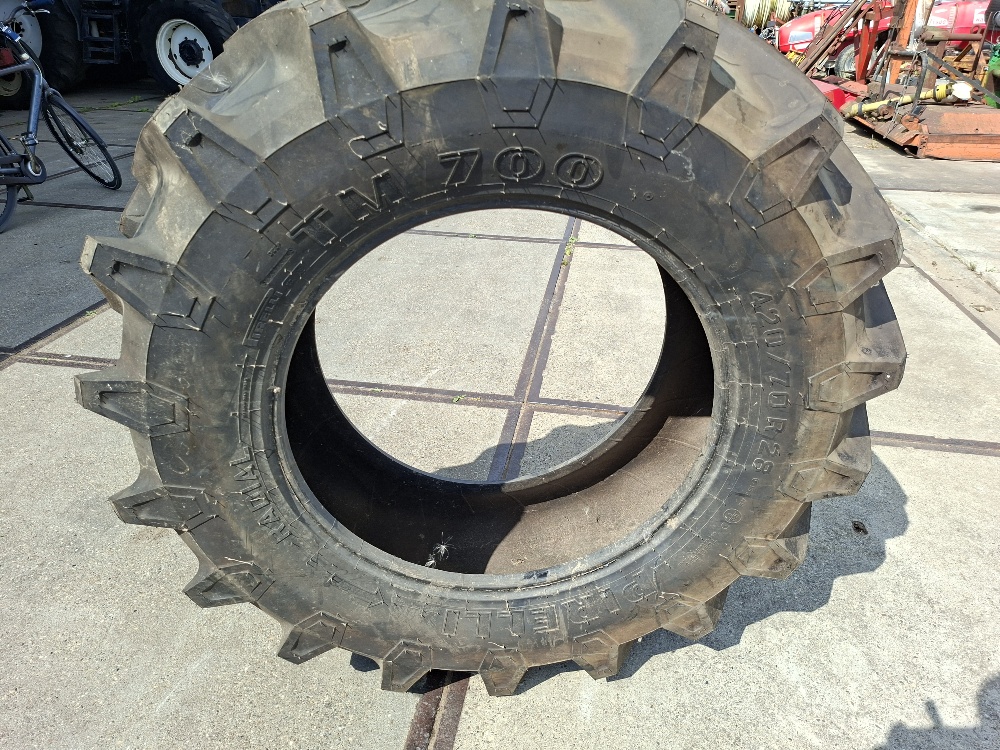 PIRELLI BAND 420/70R28[1]TM700