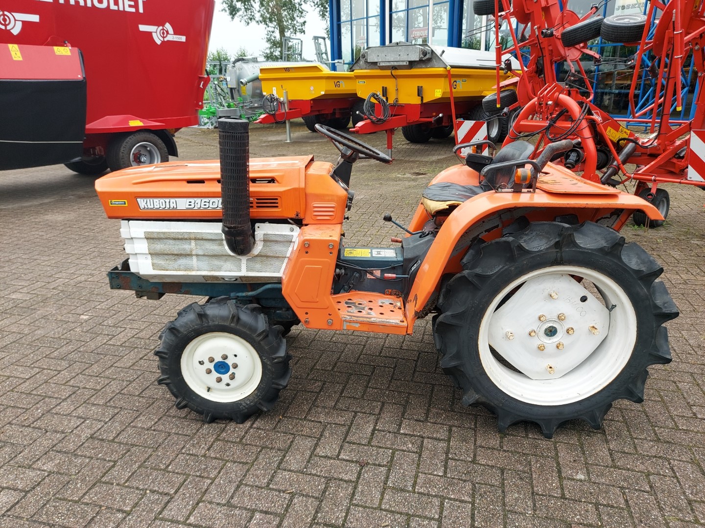 KUBOTA B1600DT 4WD KUBOTA B1600DT 4WD