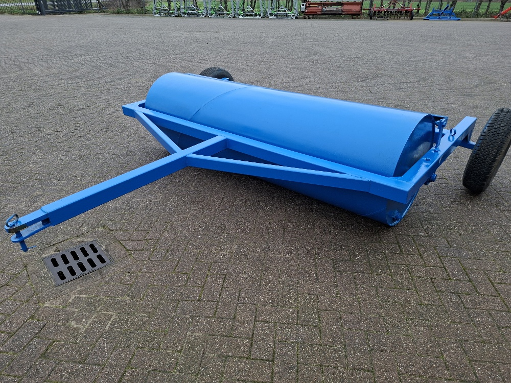 GETROKKEN LANDROL MET WIELSTEL GETROKKEN LANDROL MET WIELSTEL