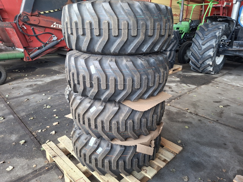 BKT BANDEN 12-16.5 + VELG BKT BANDEN 12-16.5 + VELG