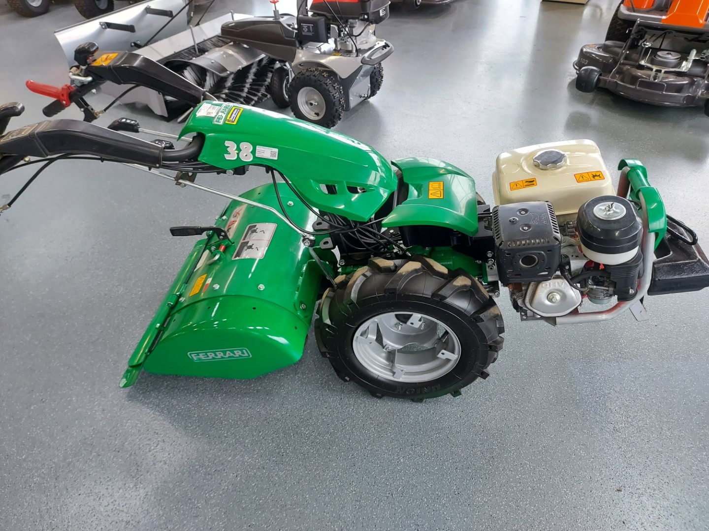 FREES FERRARI 338-66CM FREES FERRARI 338-66CM