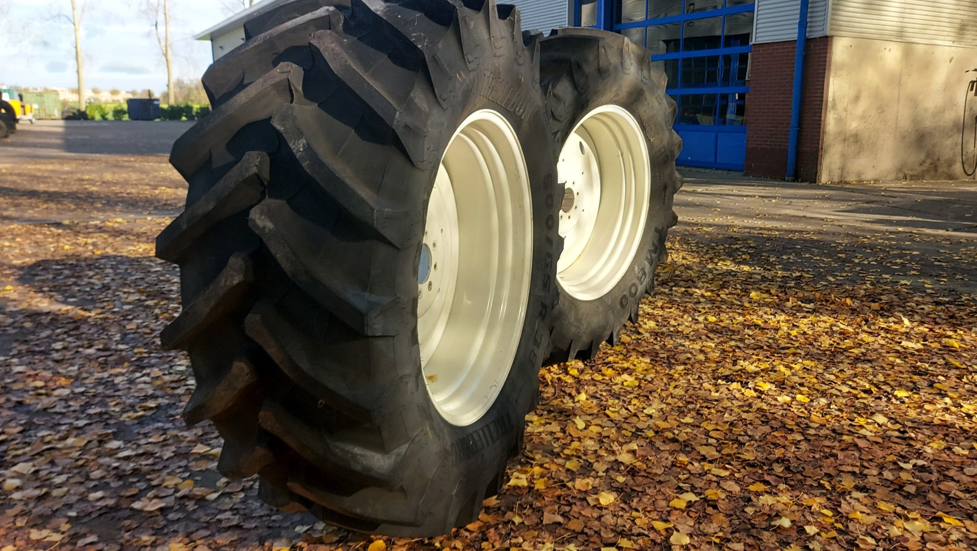 TRELLEBORG BANDEN 600/65R38 TRELLEBORG BANDEN 600/65R38