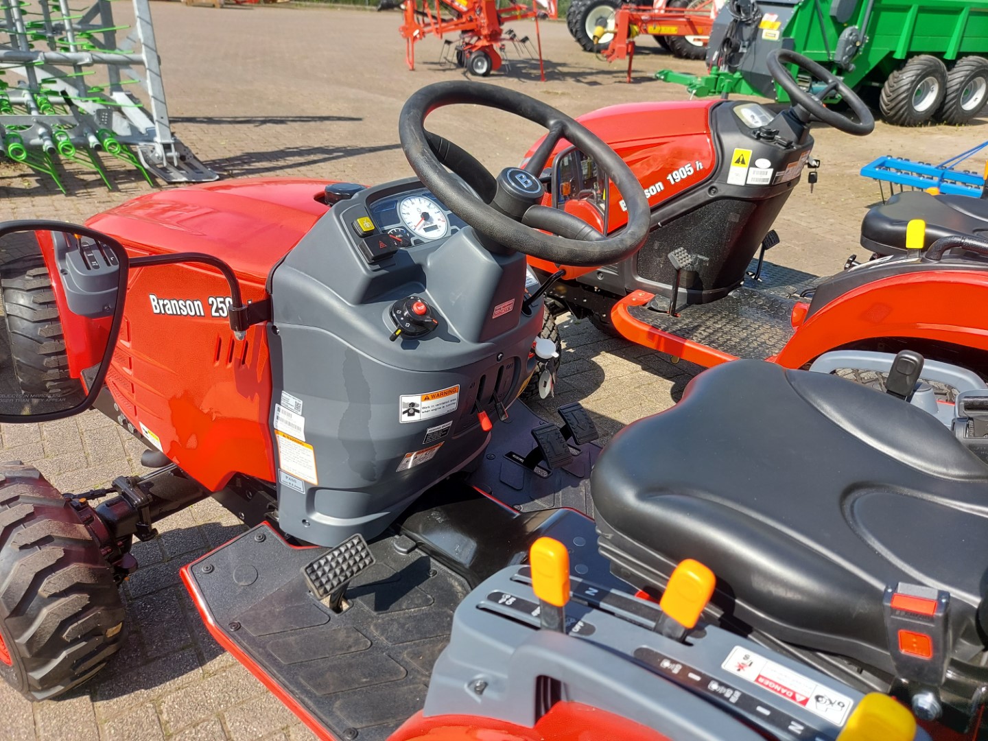 BRANSON 2505H COMPACTTREKKER BRANSON 2505H COMPACTTREKKER