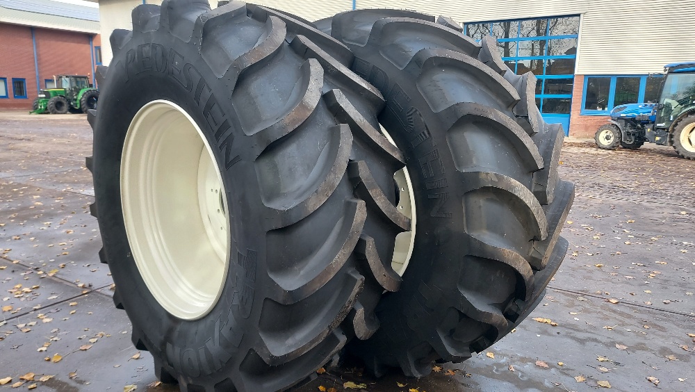 SET BANDEN VREDESTEIN 71070R38 SET BANDEN VREDESTEIN 71070R38