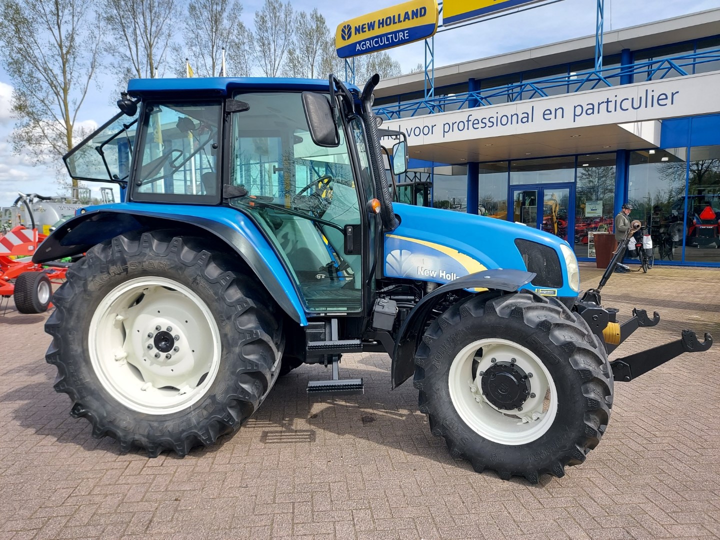 NEW HOLLAND T5060 4WD