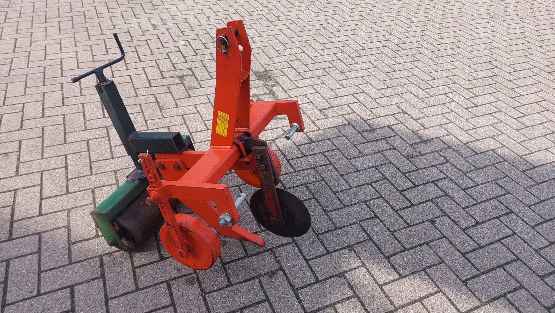 ONDERGRONDER/WOELPOOT