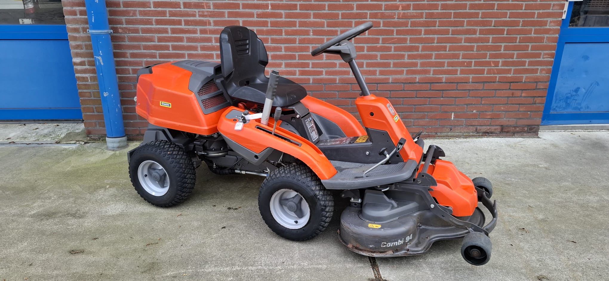 RIDER HUSQ. R216 AWD RIDER HUSQ. R216 AWD