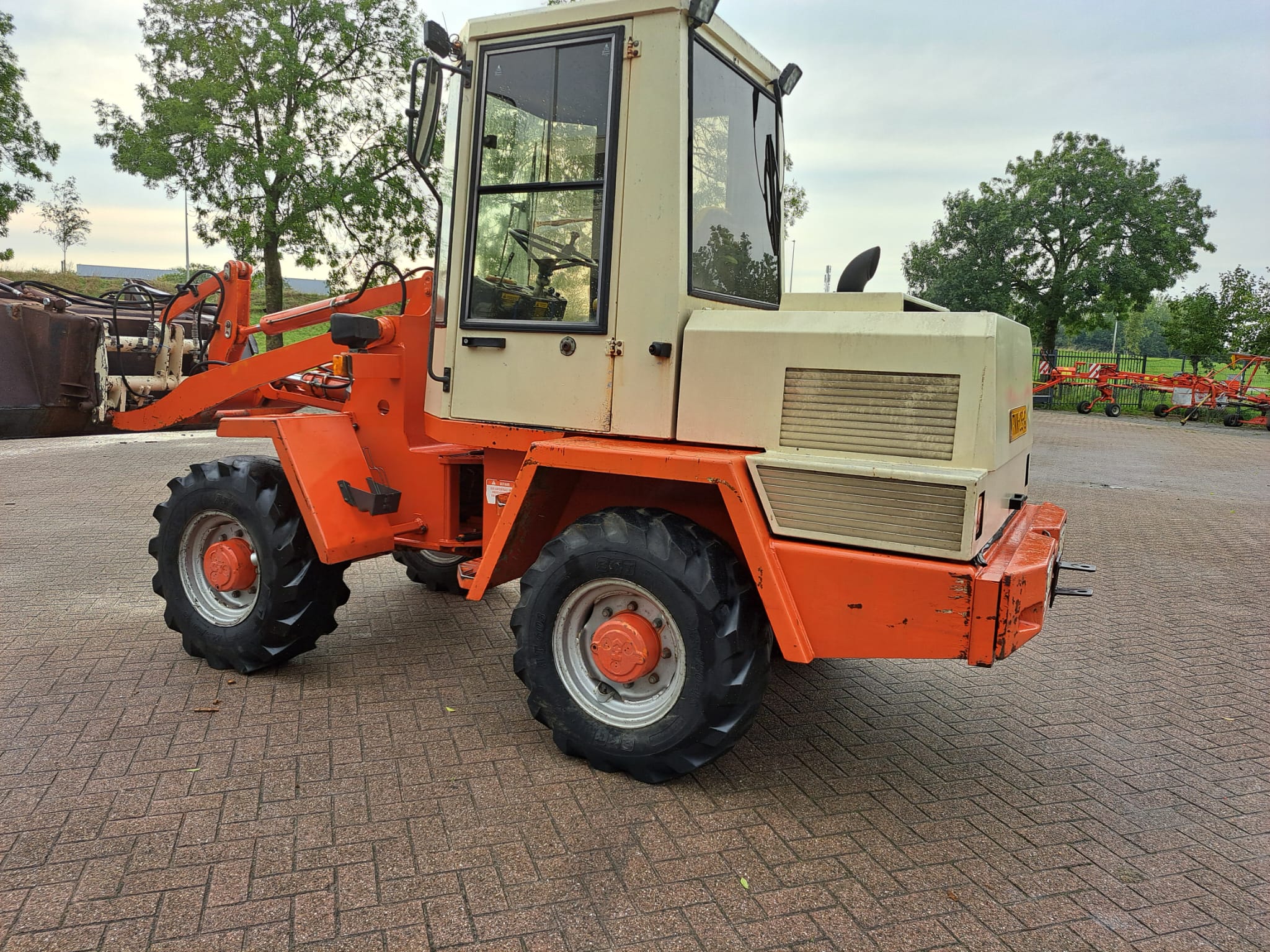 SCHAEFF SHOVEL SKL 831