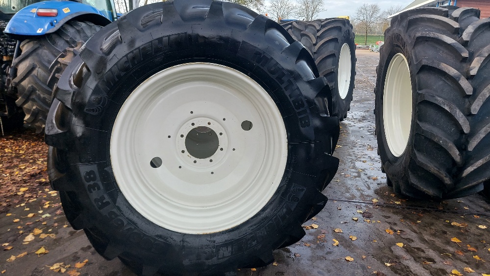 SET MICHELIN BANDEN 600/65R38 SET MICHELIN BANDEN 600/65R38