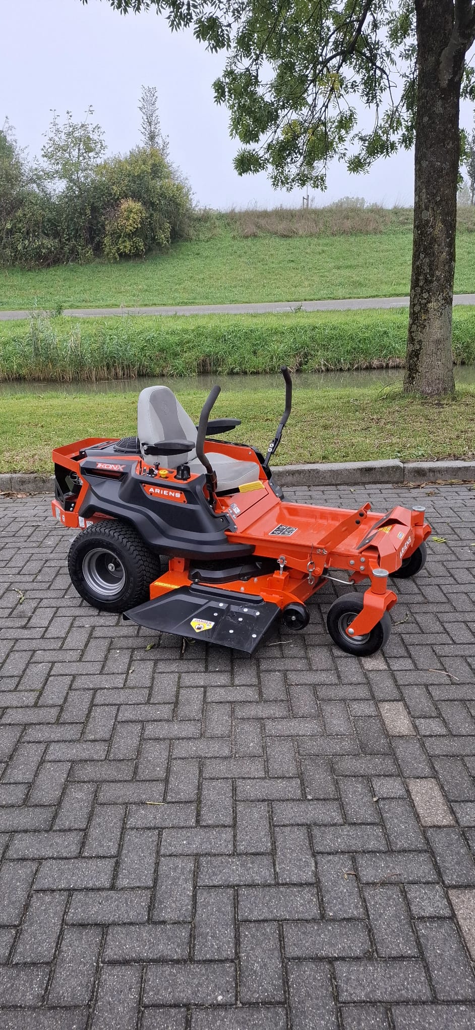 ZEROTURN MAAIER ARIENS IKON42 ZEROTURN MAAIER ARIENS IKON42
