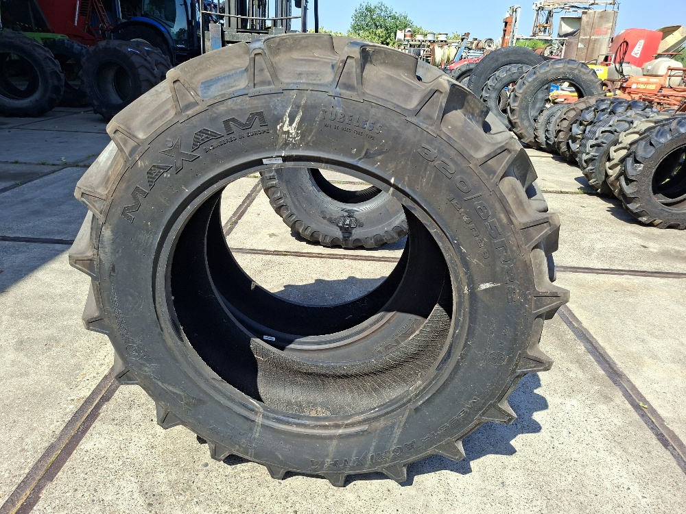 MAXAM BANDEN 320/85R28[2]